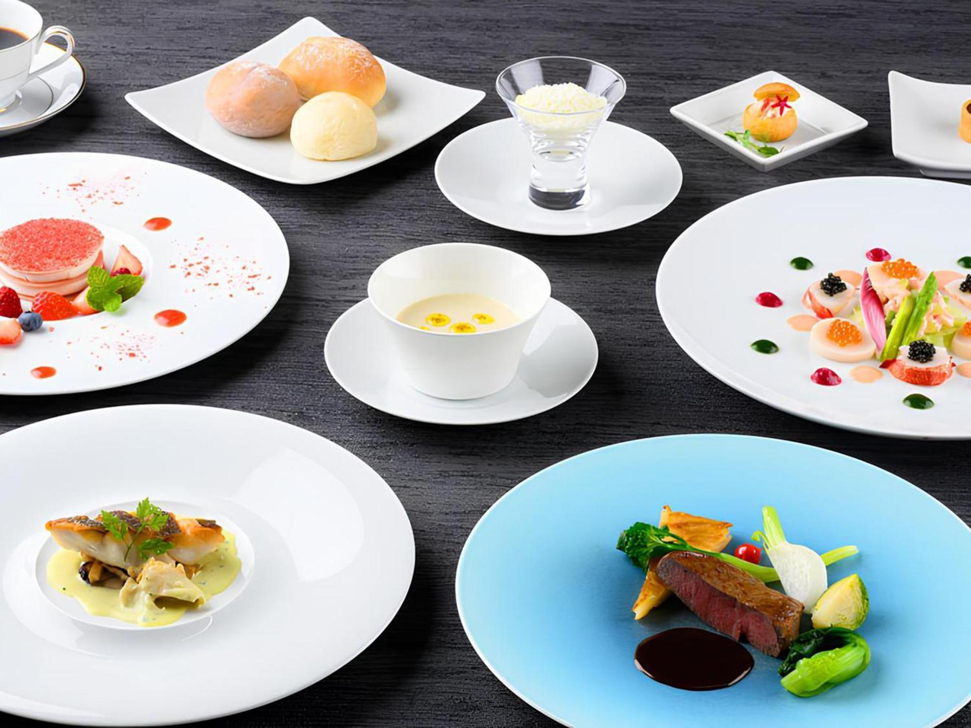 Shin Furano Prince Hotel Kültér fotó A selection of French cuisine