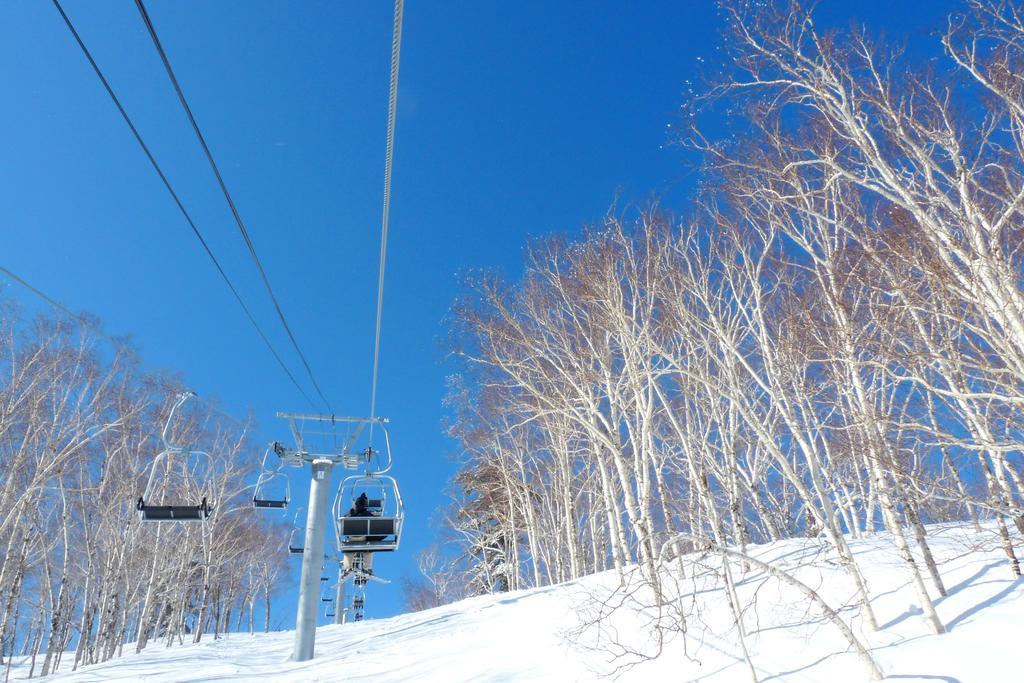 Shin Furano Prince Hotel Kültér fotó The ski lift at Furano Ski Resort
